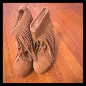 Fringe boots